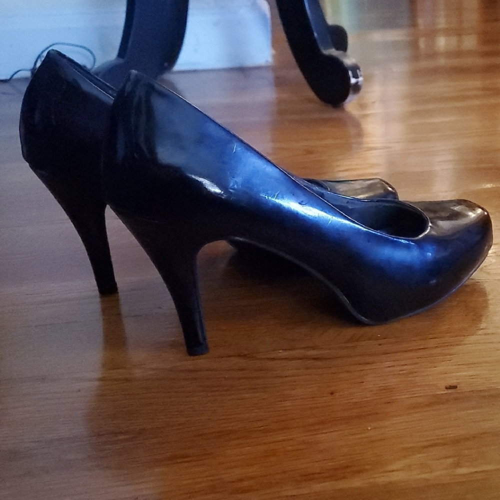 Sleek Black Women's Heels - Picture 3 of 12
